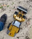 Huina RC Loader. 1583 1/14th Scale. Alloy Bucket , Metal Body.