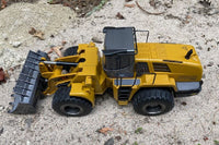 Huina RC Loader. 1583 1/14th Scale. Alloy Bucket , Metal Body.